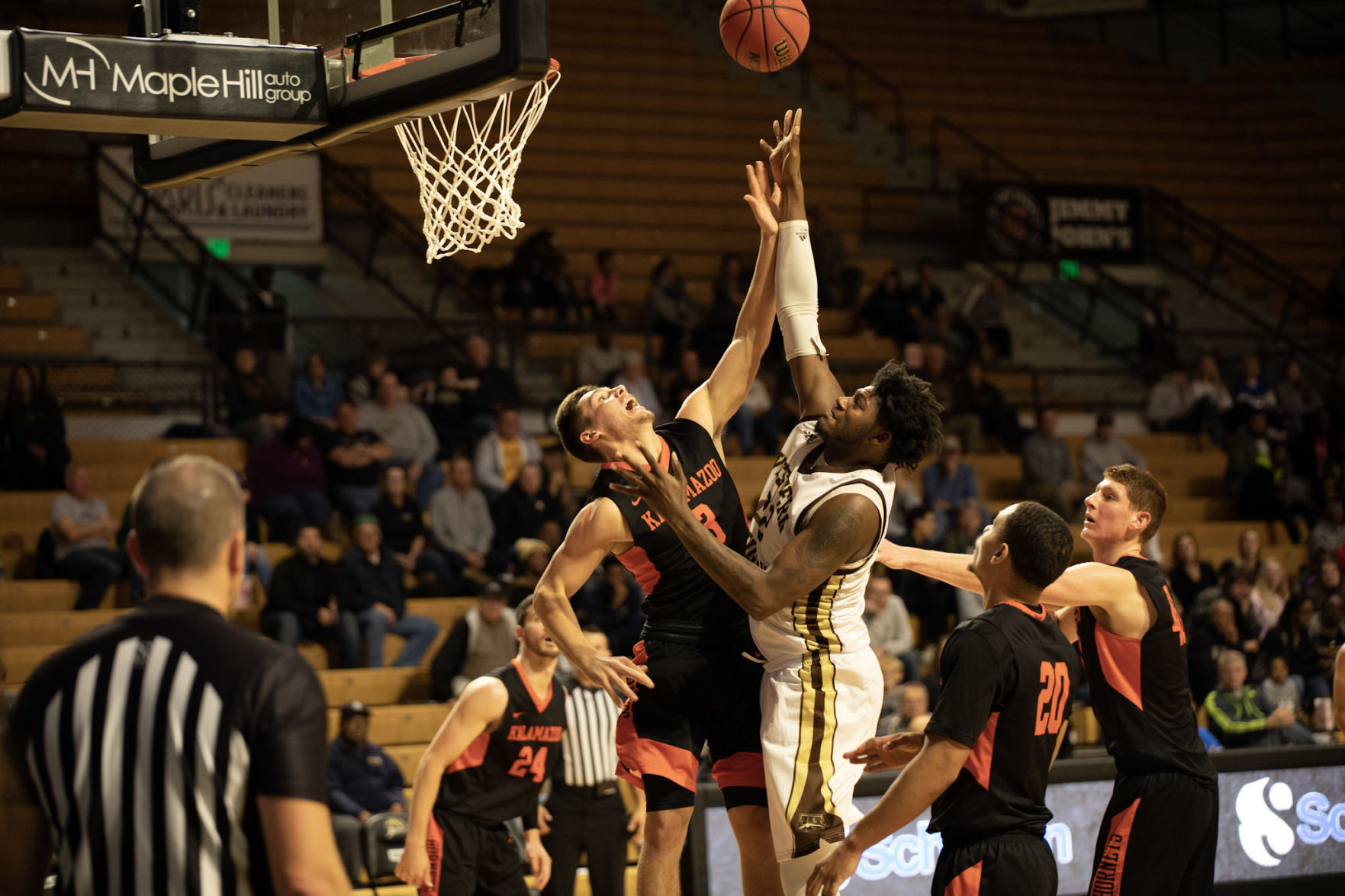 Men's basketball nearly pulls off upset against Oklahoma State